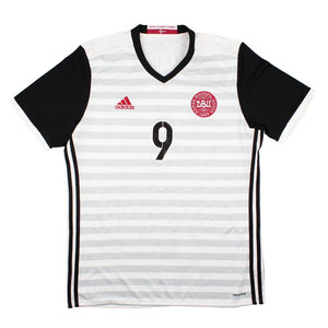 Denmark 2015-16 Away Shirt (L) (Tomasson #9) (Very Good)_1